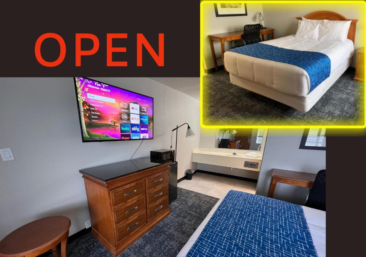 Travelodge By Wyndham Lincoln Northeast Экстерьер фото